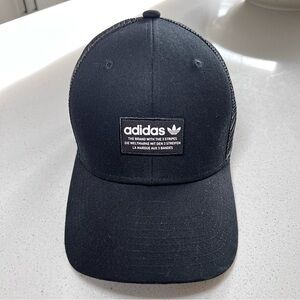 ADIDAS Originals Trucker Hat Black Trefoil SnapBack OSFM Adjustable Mesh Back